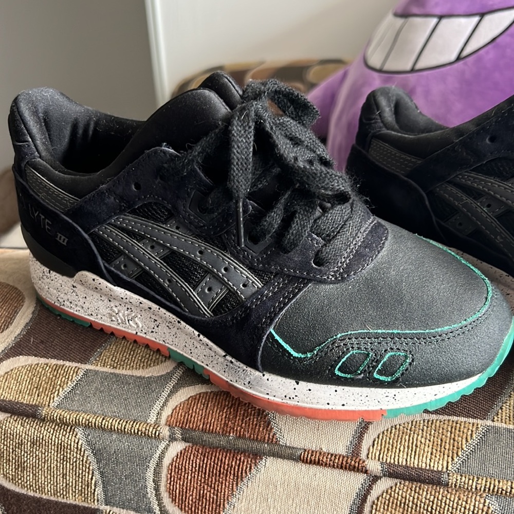 ASICS - Picture 2 of 5